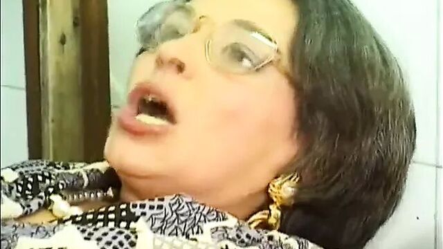 Mature anal gangbang